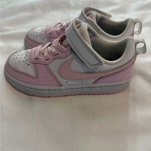 Nike Kids Sneakers in Pink and White